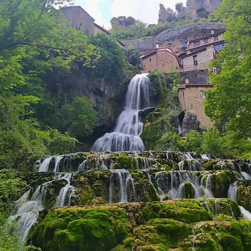 Cascada de Orbaneja del Castillo en Las Merindades